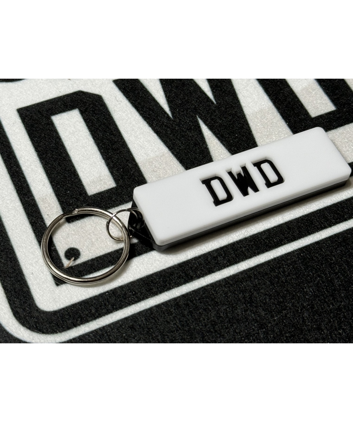 DWDPLATES Large White Key Ring