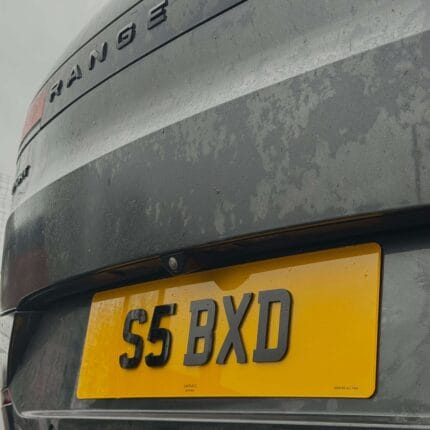 Range Rover with 21x6 Oversized Rear Plates